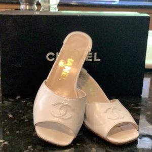 Chanel Cha Cha Slides
